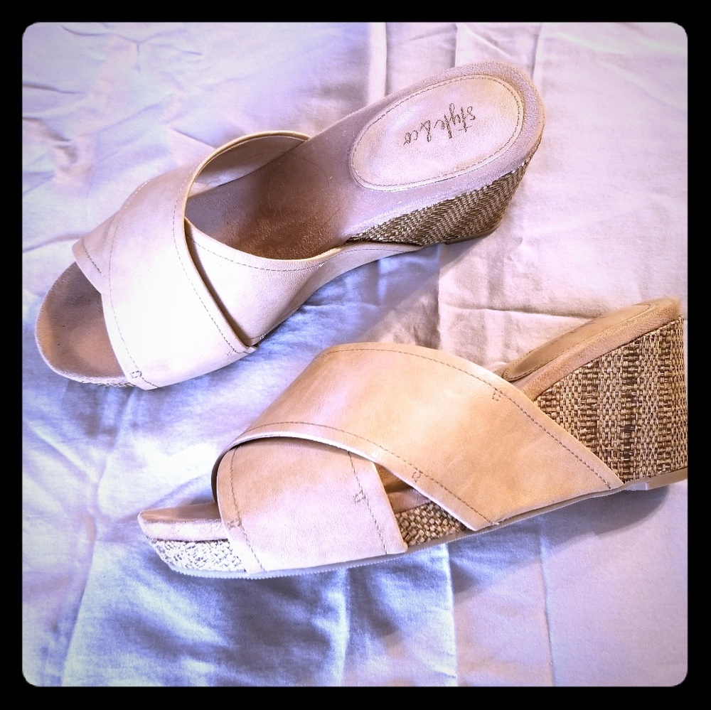 Style & co Jilleep Natural Wedges